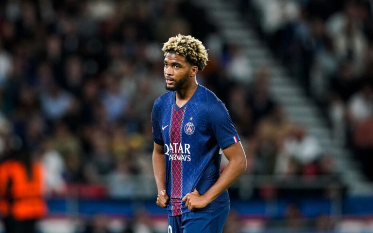 PSG : Ibrahim Mbaye envisage un départ, deux clubs de Premier League se positionnent