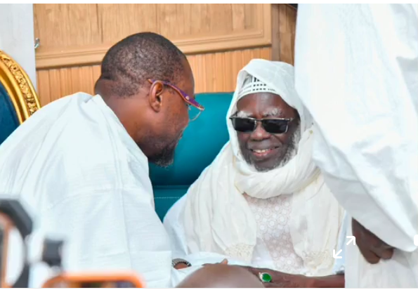 Direct-Touba : ce que se sont dit Ousmane Sonko et Serigne Mountakha     (vidéos)