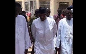 Ousmane Sonko est arrivé à Touba après avoir effectué une escale…(vidéo)