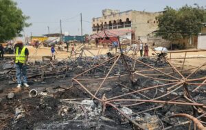 Thiès : un violent incendie ravage plusieurs stands à la foire de Hersent