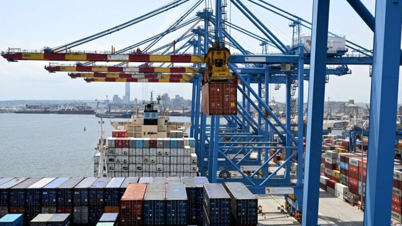 Notée « risque faible » par le FMI, la Côte d’Ivoire obtient 80 milliards de dollars des bailleurs