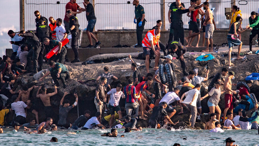 Ceuta : Madrid et Rabat s’accordent sur un renvoi rapide des migrants