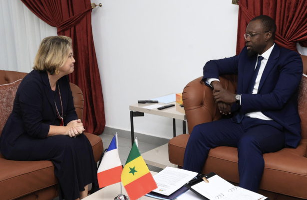 Sonko recadre l’ambassadrice Christine Fages, qu’il accuse d’avoir proposé son aide pour des visas aux chefs religieux