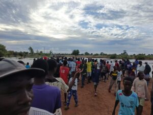 Kaolack : un homme meurt noyé après être tombé de sa charrette sur une route inondée à Latmingué