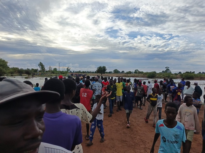 Kaolack : un homme meurt noyé après être tombé de sa charrette sur une route inondée à Latmingué