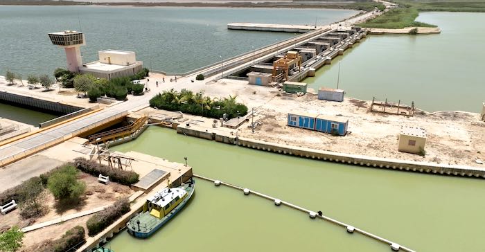 Barrage de Diama : baisse préventive et lâcher de 390 m3/s pour protéger Saint-Louis