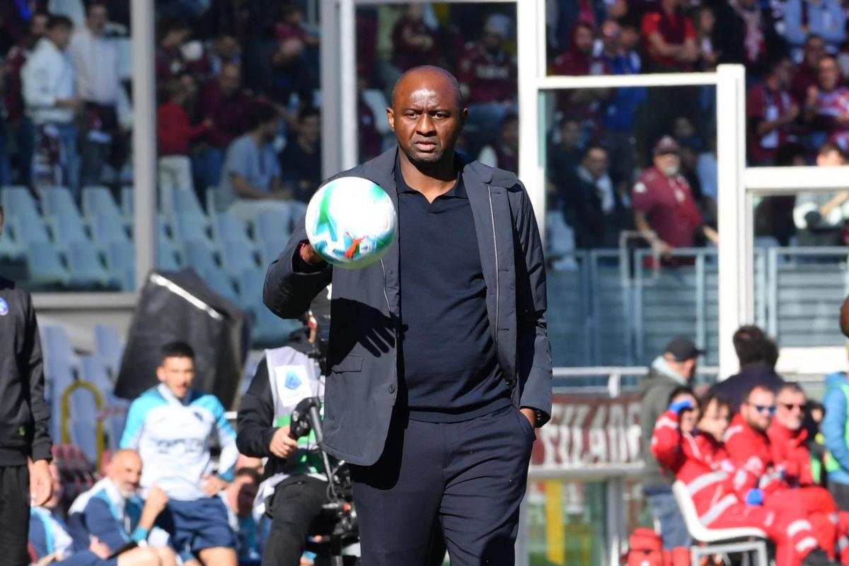 Comité d’urgence de la FSF samedi : Patrick Vieira vu comme un successeur possible de Pape Thiaw