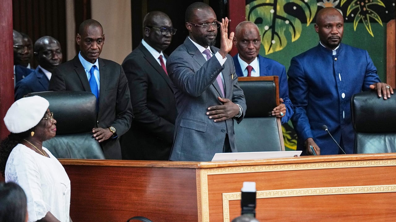 Élu président de l’Assemblée, Sonko affiche un style Trump et vise 2029