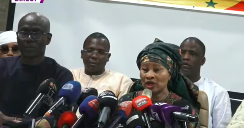 Face à la « dérive institutionnelle », l’opposition sénégalaise se tourne vers l’international