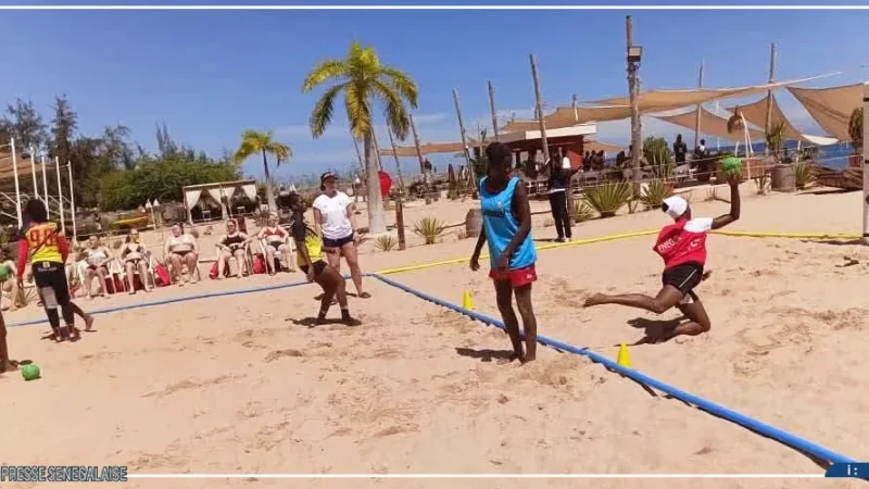 Les Lionceaux et Lioncelles U16 de beach handball en stage en Espagne pour les JOJ 2026