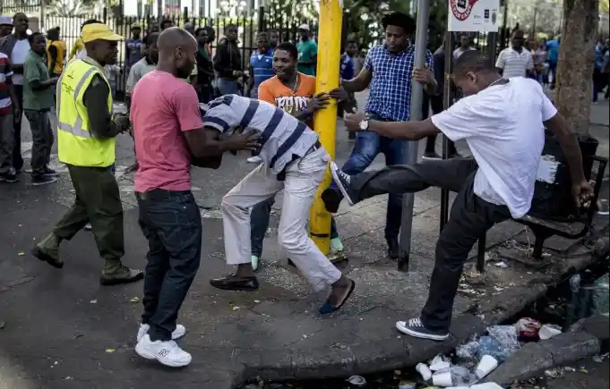 Afrique du Sud : des pillages signalés visent des commerces étrangers à Green Point, au Cap