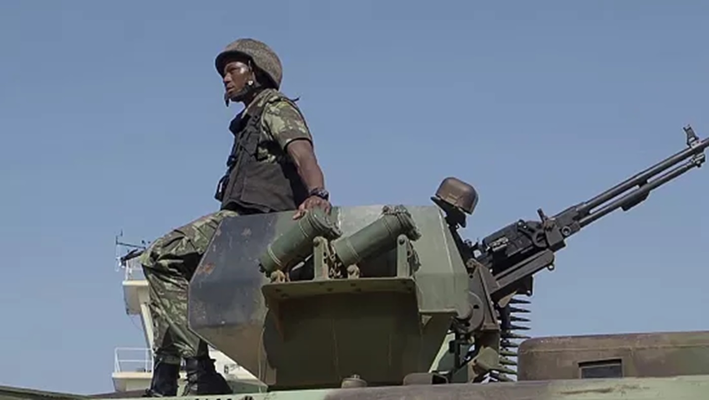 Attaques au Mali : cinq localités visées, les rebelles du FLA s’emparent d’Anéfis