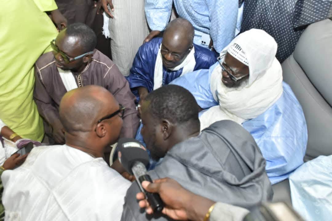 Le Khalif général des Mourides reçoit une délégation de Sénégal Bi Ñu Bokk avant le Magal