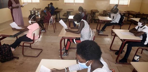 BFEM à Bambey : 11 candidats arrêtés pour tricherie et fuite des sujets sur WhatsApp