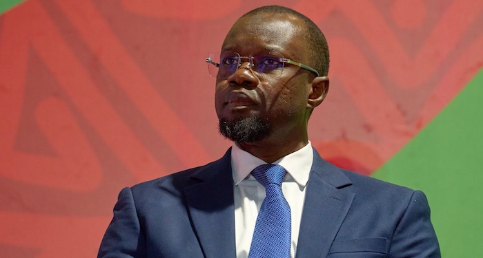 Sonko menace de renverser le gouvernement Lo et dénonce un recul sur le gaz et les phosphates