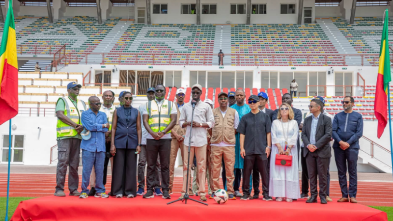 Stade Iba Mar Diop et piscine olympique livrés : Diomaye Faye satisfait de leur achèvement avant les JOJ 2026