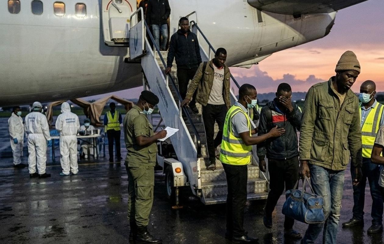 Expulsions des USA vers quatre pays africains : l&rsquo;escale de Dakar confirme son rôle de plateforme logistique