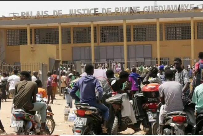 Viol sur des jumelles : Le certificat médical fait basculer le procès de l’enseignant de 60 ans