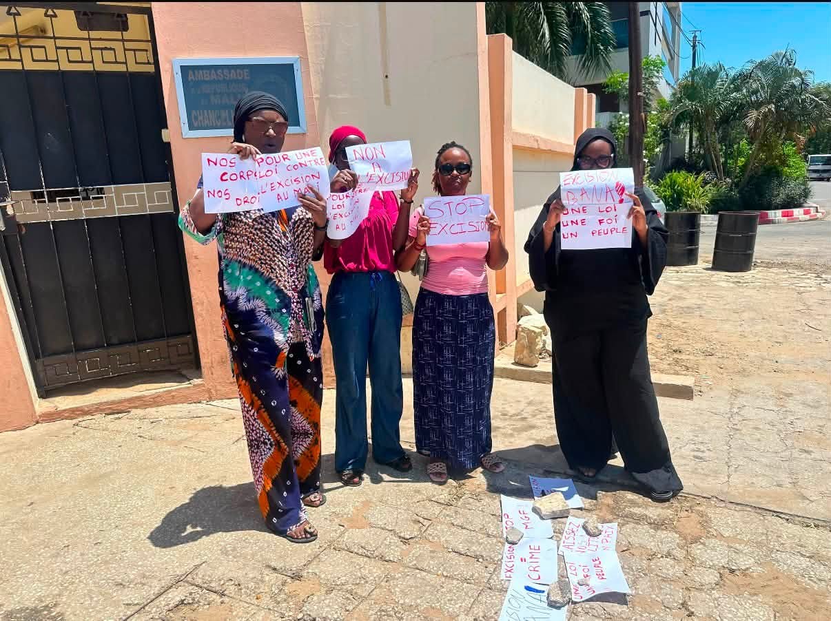 Non à l&rsquo;excision: mobilisation à Dakar pour exiger une loi au Mali
