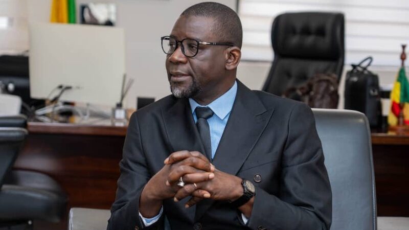 Alioune Badara Dione compare les fonds spéciaux à l’armée et défend le pouvoir discrétionnaire