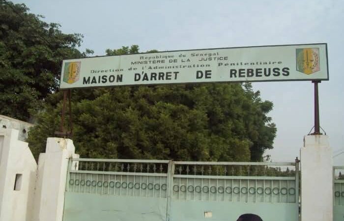 À 21 heures, le ministre Moussa Sarr effectue une visite surprise à la prison de Rebeuss
