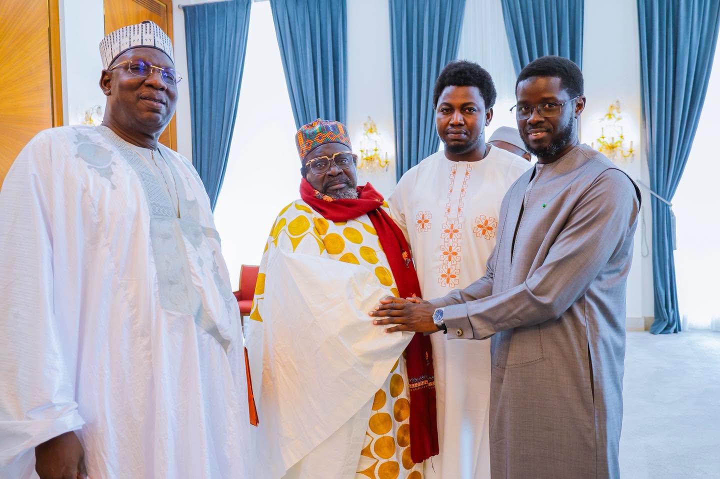 (Photos) Palais: Le Président Diomaye Faye reçoit l’Imam Ratib de Médina Baye et réaffirme le soutien de l’État aux foyers religieux