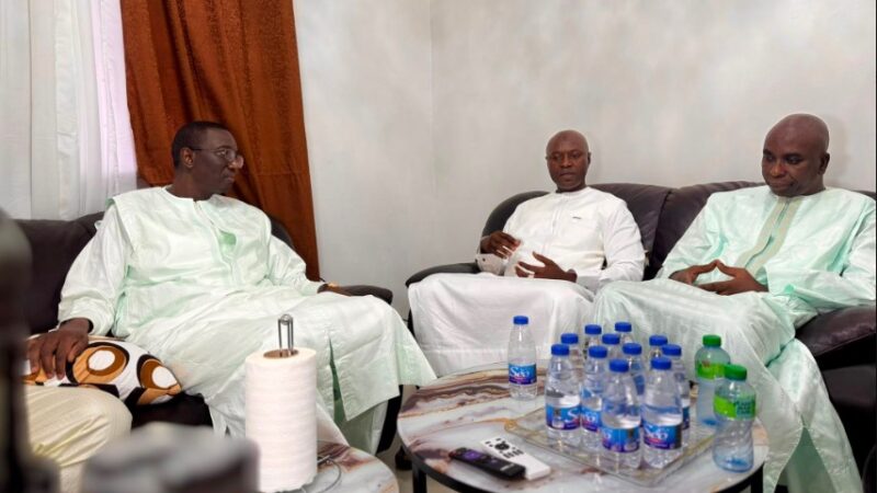 Parcelles Assainies : L&rsquo;ex PM Amadou Ba chez le maire Djamil Sané pour présenter après le décès de sa mère