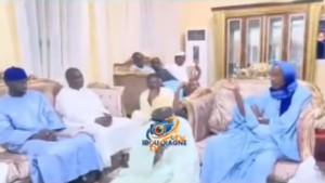 Gamou 2026 : l’énorme raclée infligée par le khalife de Ngoumba Guéoul au ministre des Transports (Vidéo)