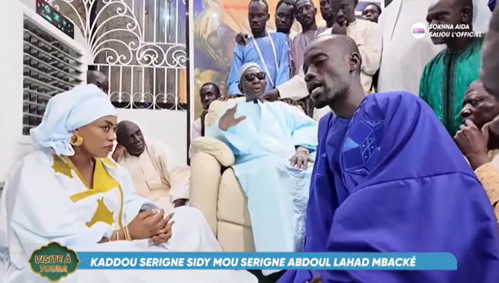 Serigne Sidy Abdoul Ahad Mbacké à Sokhna Aïda Diallo : « Personne ne t’en empêche… Je sais que tu es mouride » (Vidéo)