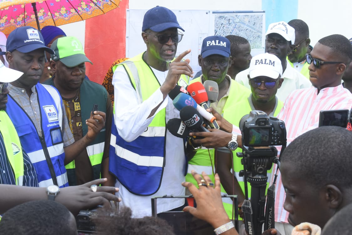 Rufisque : Dr Oumar Cissé lance les travaux de fermeture du Canal central