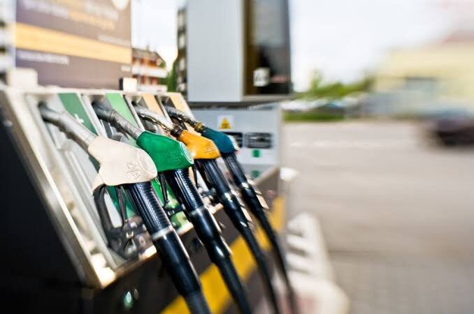 Hausse du carburant au Sénégal: le supercarburant augmente de 70 FCFA et le gasoil de 75 FCFA dès ce samedi