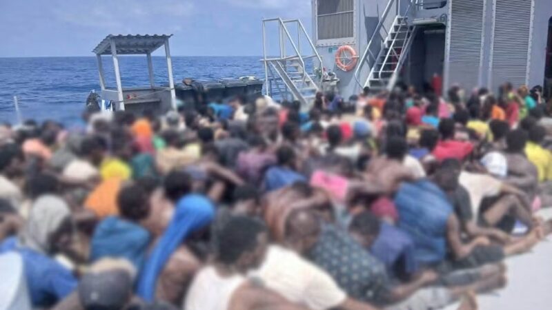 Émigration clandestine : la Marine nationale porte secours à 210 migrants au large de Saint-Louis, 8 dans un état préoccupant