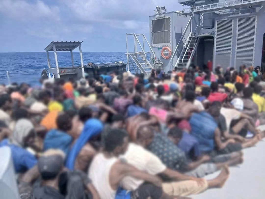Émigration clandestine : la Marine nationale porte secours à 210 migrants au large de Saint-Louis, 8 dans un état préoccupant