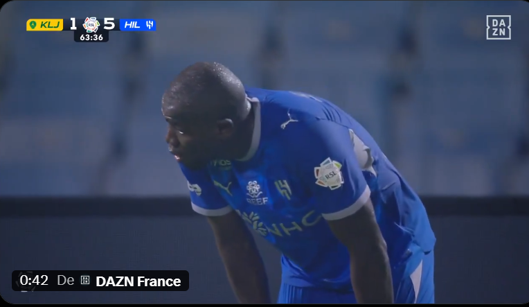 Kalidou Koulibaly concède un penalty après une main insolite, Al-Hilal gagne 5-1