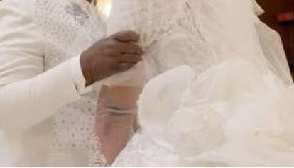 iPhone 17 Pro Max, argent et terrain : le mariage vire au procès…