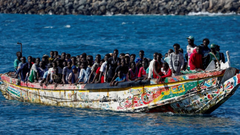 Mauritanie : 161 migrants, dont 99 Sénégalais, six femmes et deux enfants, secourus en mer