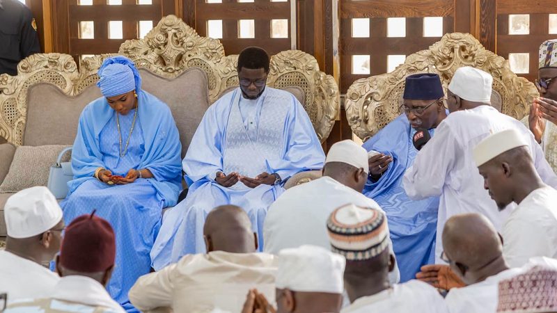 Mawlid : Diomaye Faye sollicite les prières du Khalife des Tidianes pour la paix et la cohésion nationale