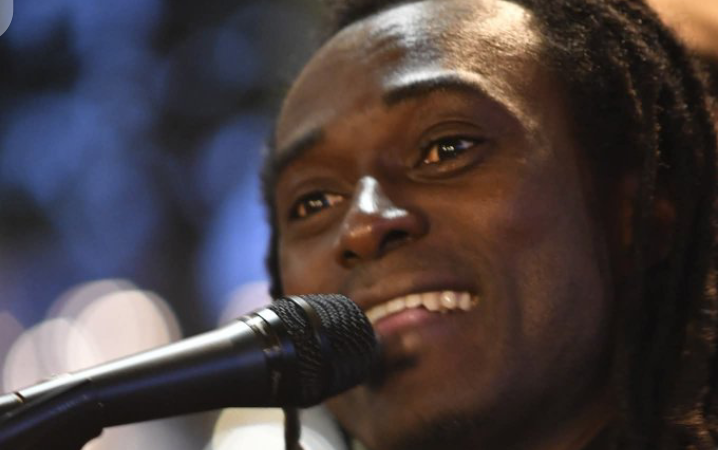 Musique : Mussi Kongo annonce un nouveau single et une tournée contre l’immigration forcée