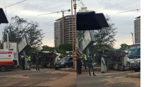 Mamelles : un bus Tata se renverse au rond-point…