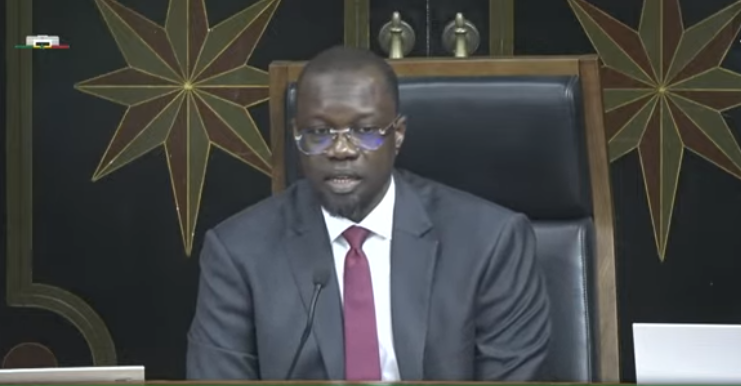 Sonko tape du poing sur la table : « Je vous invite à plus de discipline »