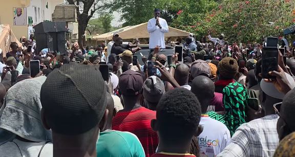 Vente des cartes : L’escale de Ousmane Sonko à Diokoul… (vidéo)