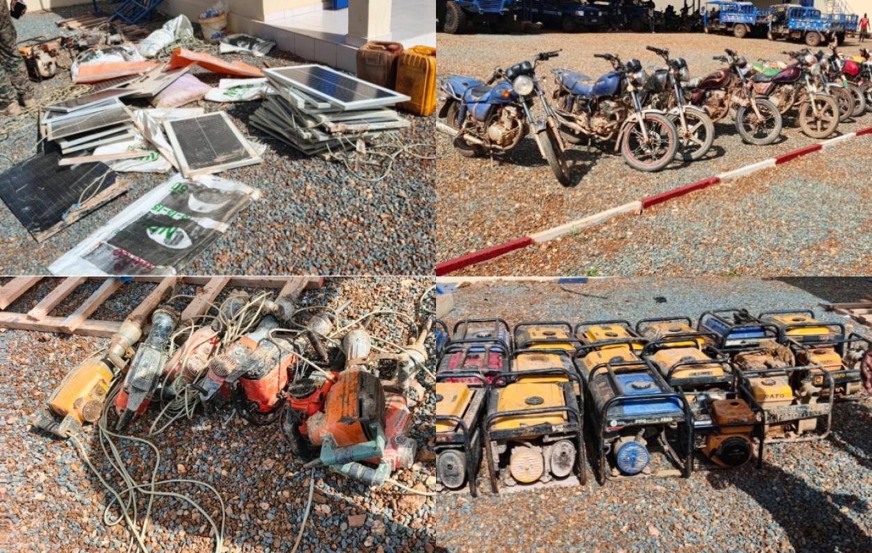 Saraya : 13 groupes électrogènes et 10 motos saisis sur un site clandestin…