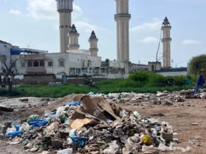 Touba : les déchets solides bouchent le réseau à Ocass et près de la Grande mosquée