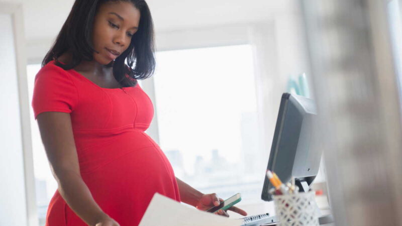 Nouveau Code du travail : les organisations féminines attendent l’application des 18 semaines