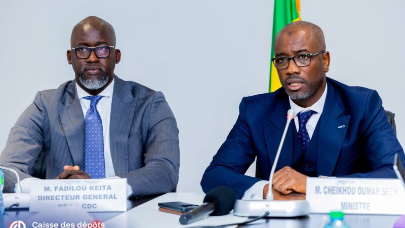 Le Sénégal signe une convention pour identifier les orpailleurs par biométrie et récupérer 350 milliards FCFA