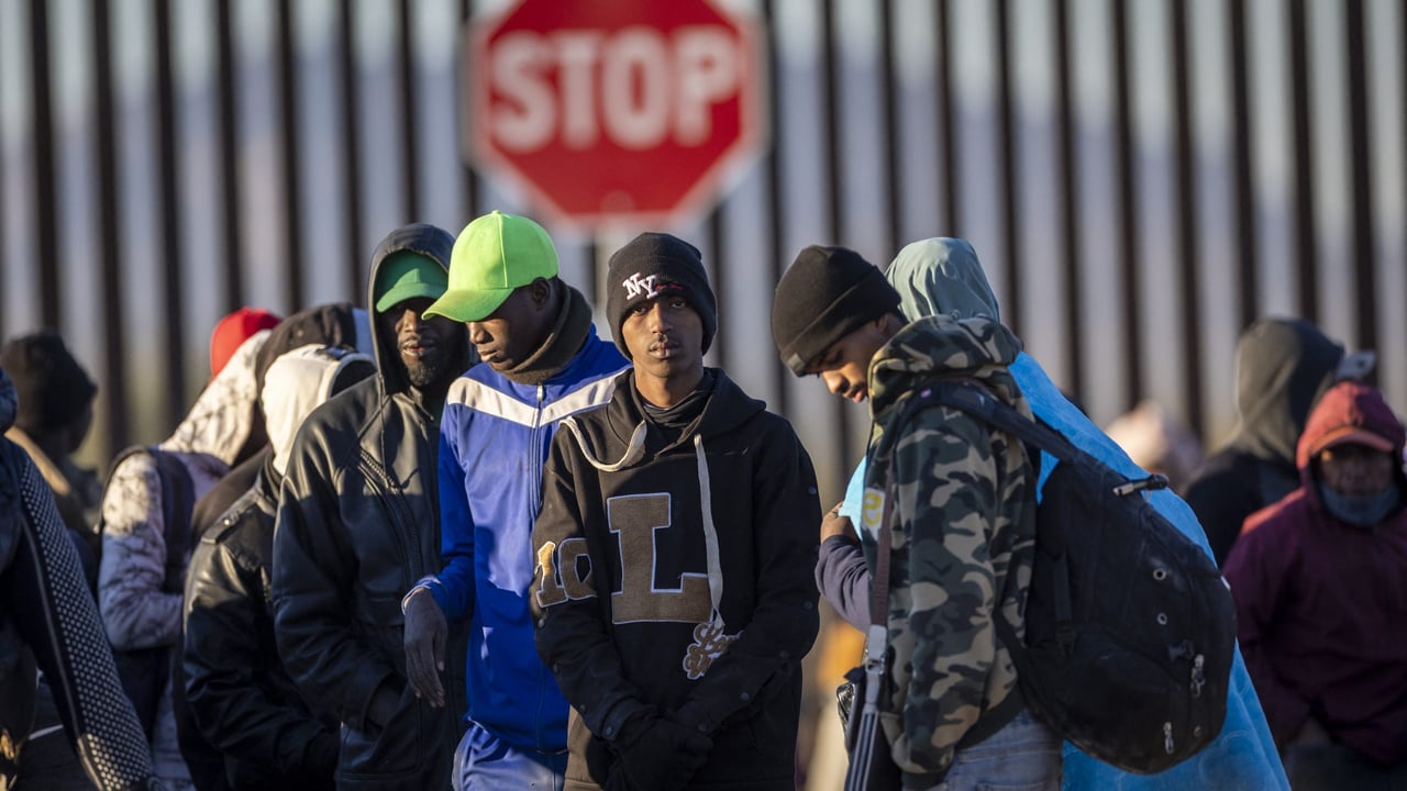 36 expulsés des États-Unis saisissent la justice camerounaise pour suspendre l’accord migratoire
