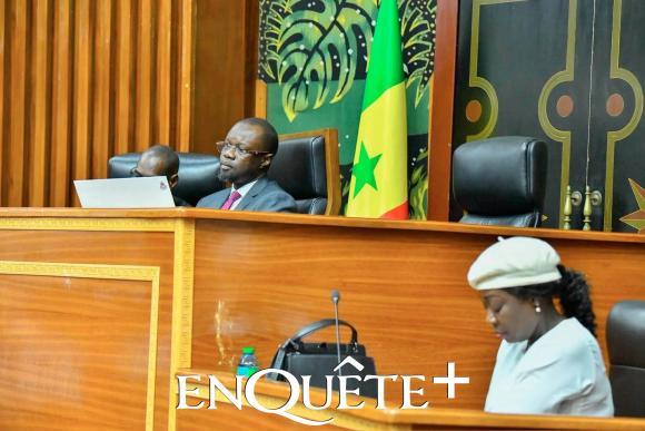 Crédits spéciaux : l’Assemblée reporte la séance et attend le Conseil constitutionnel