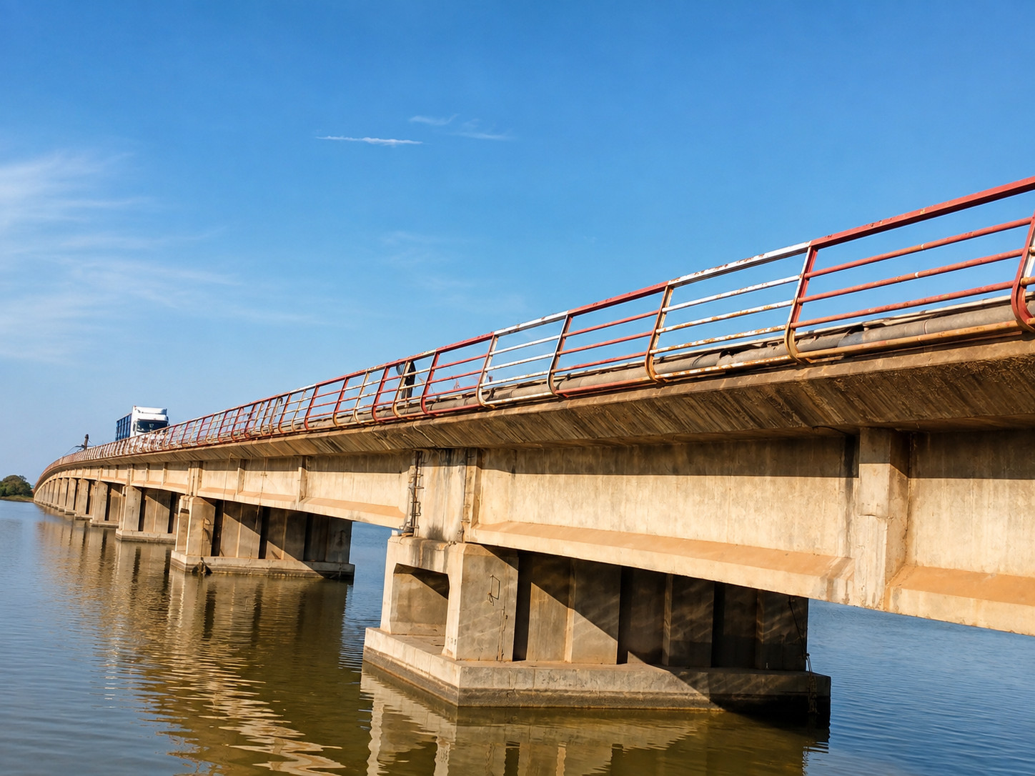 Ziguinchor : un mort et un disparu après la chute d’un minibus du pont Émile Badiane