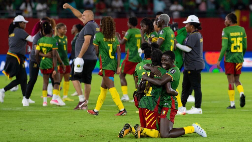 Cameroun : la présentation du trophée des Lionnes divise Eto’o et le ministre