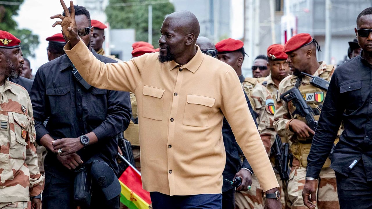 Mamadi Doumbouya de retour à Conakry, entre santé et tensions dans l’armée